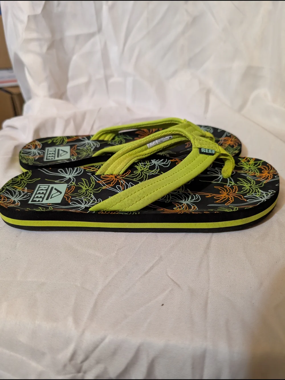 REEF Palm Tree Print Flip Flops with Lime Straps